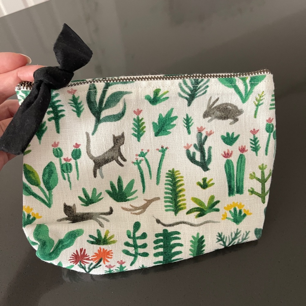 Danica 100%linen cosmetic bag